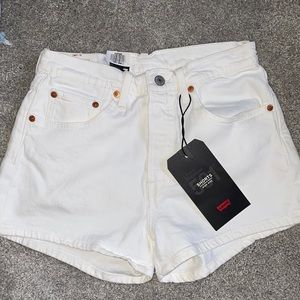 NWT white high rise levi’s jean shorts